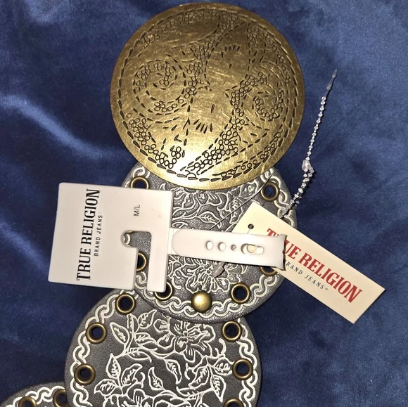 24HR SUPRISE $ True Religion Gold and Silver Belt w Intricate Metalwork M/L Size - Picture 5 of 5